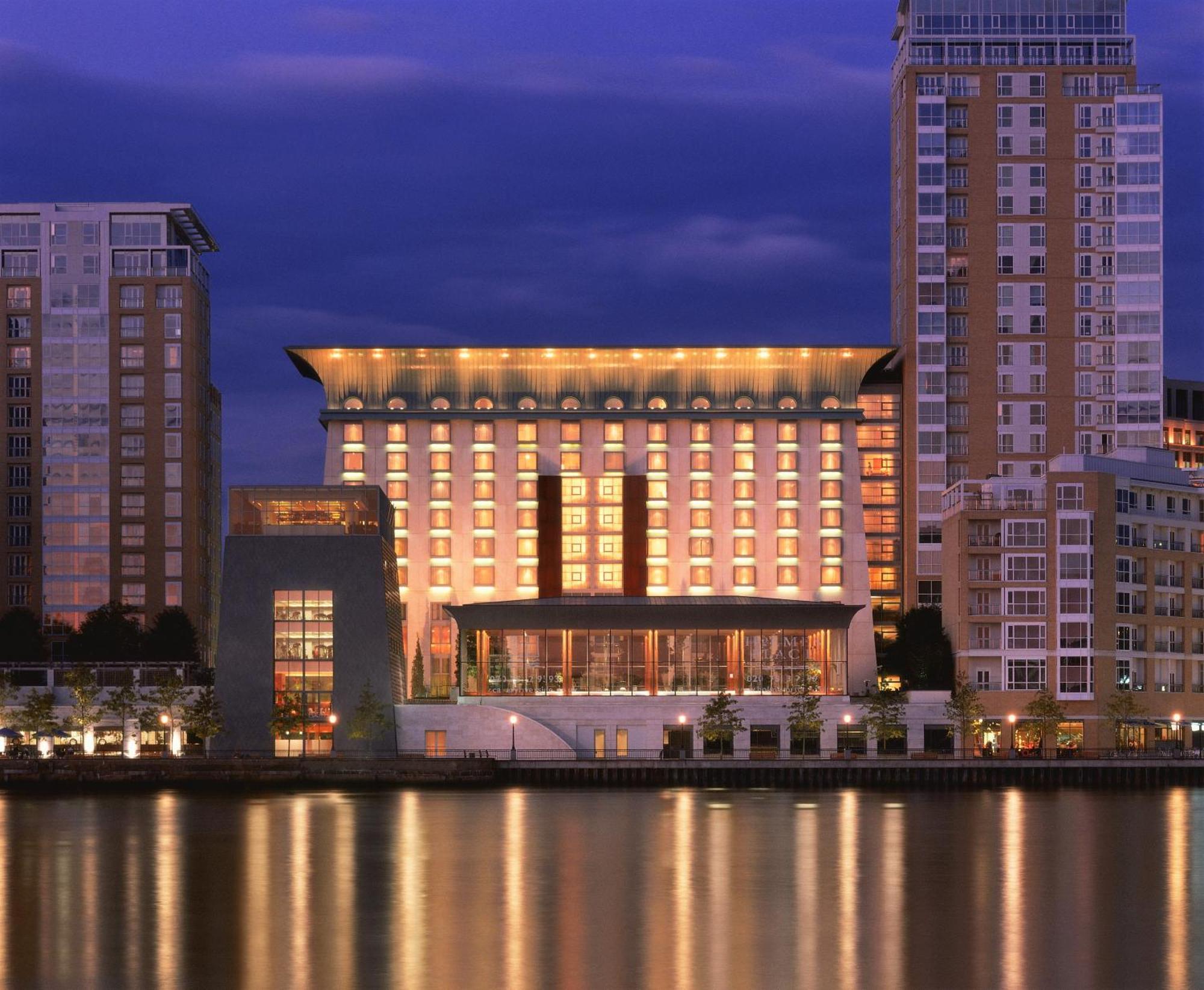 Canary Riverside Plaza Hotel London Luaran gambar The InterContinental London O2