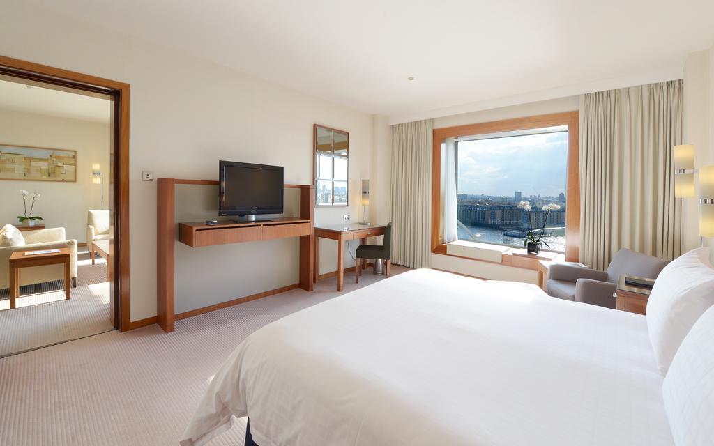 Canary Riverside Plaza Hotel London Luaran gambar A room at the InterContinental London - The O2